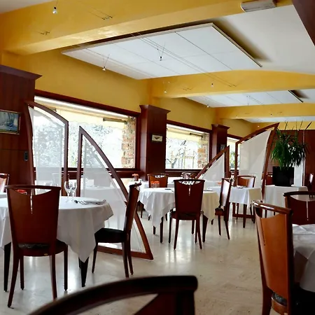 Hotel Authentic By Balladins - Rodez / Le Segala