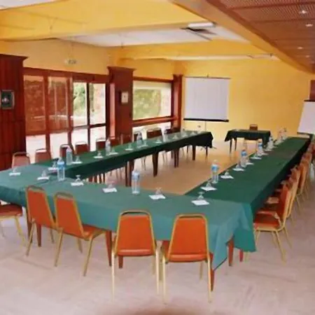 Authentic By Balladins - Rodez / Le Segala 3* Baraqueville
