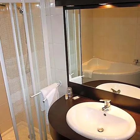 Authentic By Balladins - Rodez / Le Segala Baraqueville