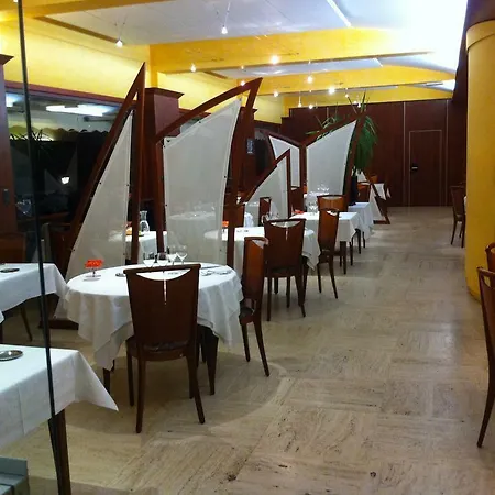 Authentic By Balladins – Rodez / Le Ségala Hotel Baraqueville