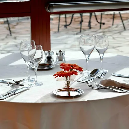 Authentic By Balladins – Rodez / Le Ségala Hotel Baraqueville