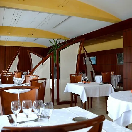 Authentic By Balladins – Rodez / Le Ségala Hotel Baraqueville