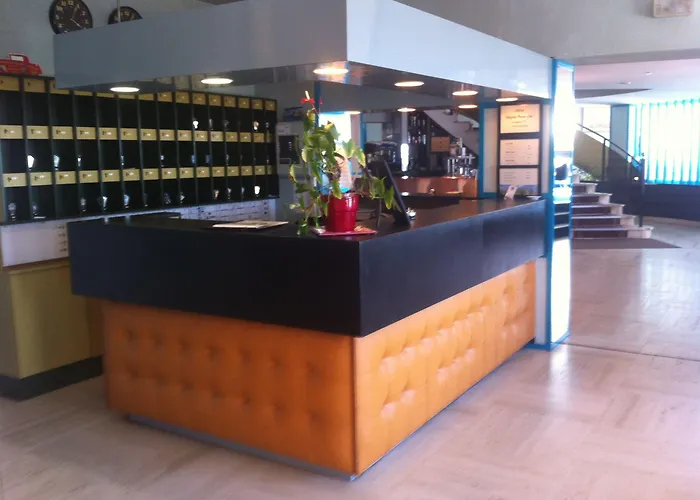 Hotel Authentic By Balladins - Rodez / Le Segala